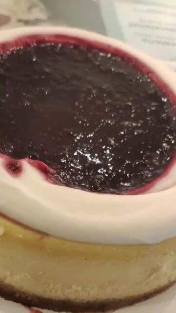 3er y último box
Cheesecake frutos rojos
Cheesecake maracuya
Marquisse con ddl crema y frutos rojos
O red velvet
Vos elegis el postre para agasajar a papá 🥰
Tomando pedidos ✨☺️🏃🏼♂️
