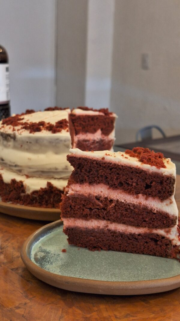 20260328_092553 Porcion Torta Red Velvet